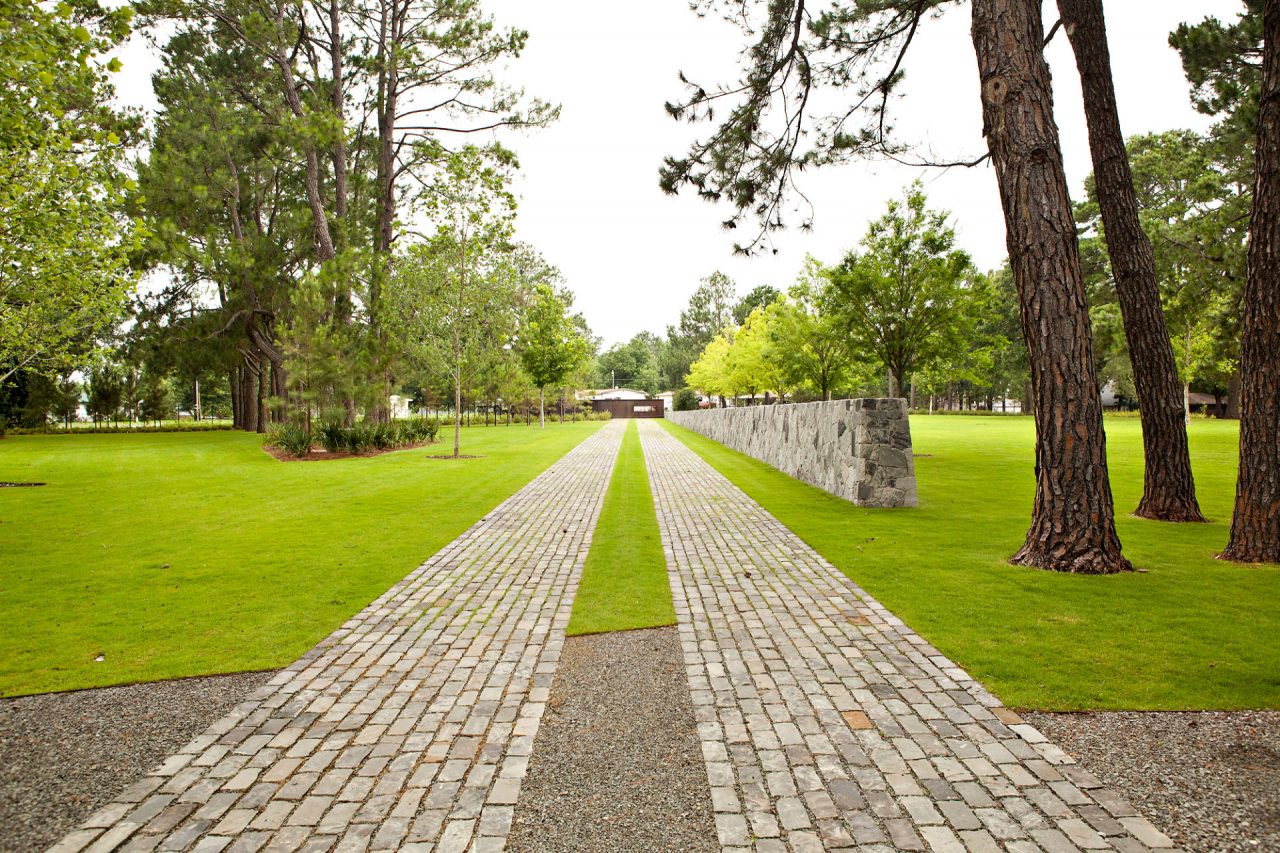 Modern Lakeside Retreat | Dalals Residential Landscaping Services Contractor