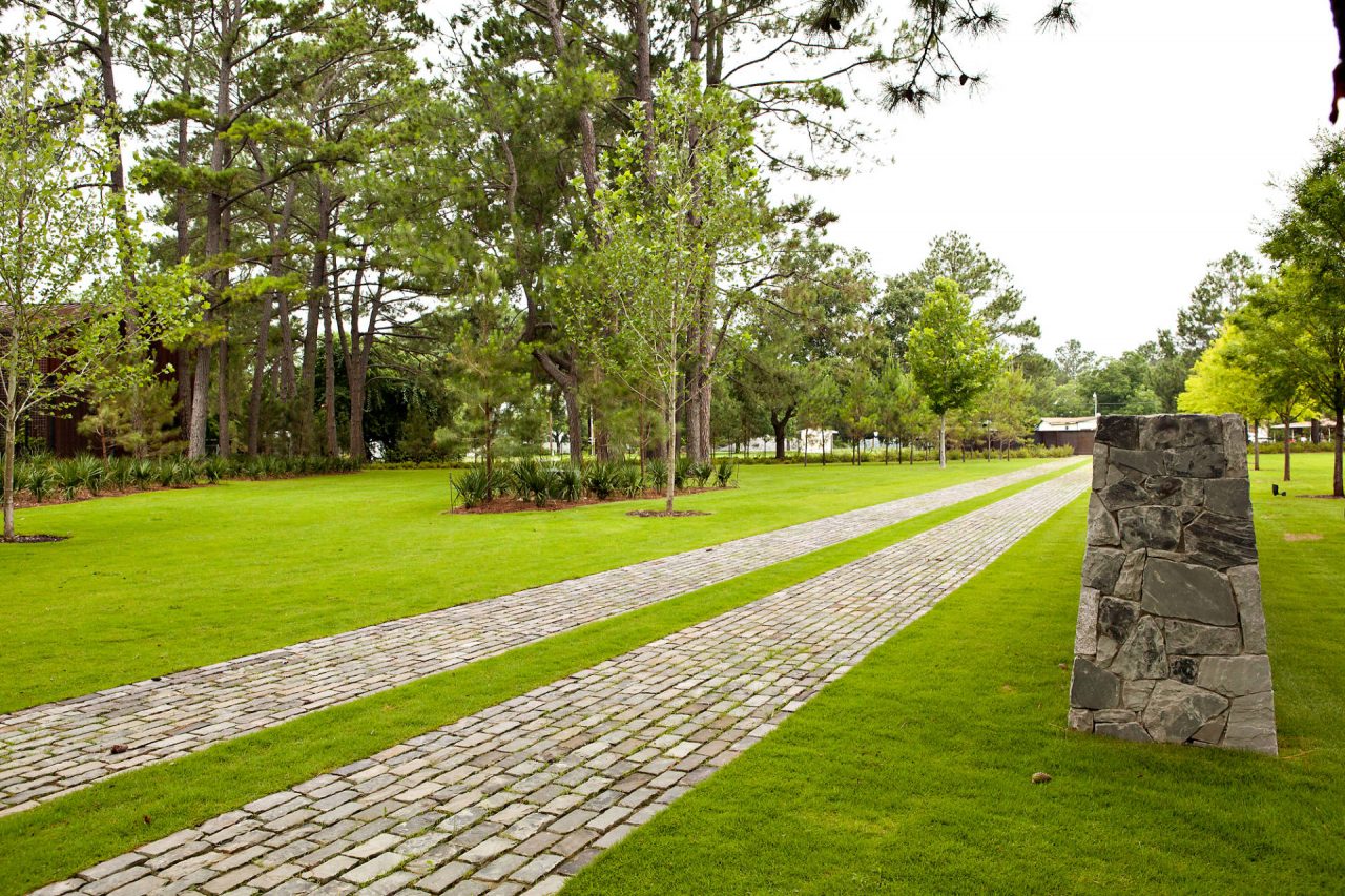 Modern Lakeside Retreat | Residential Landscaper in Dallas, Texas