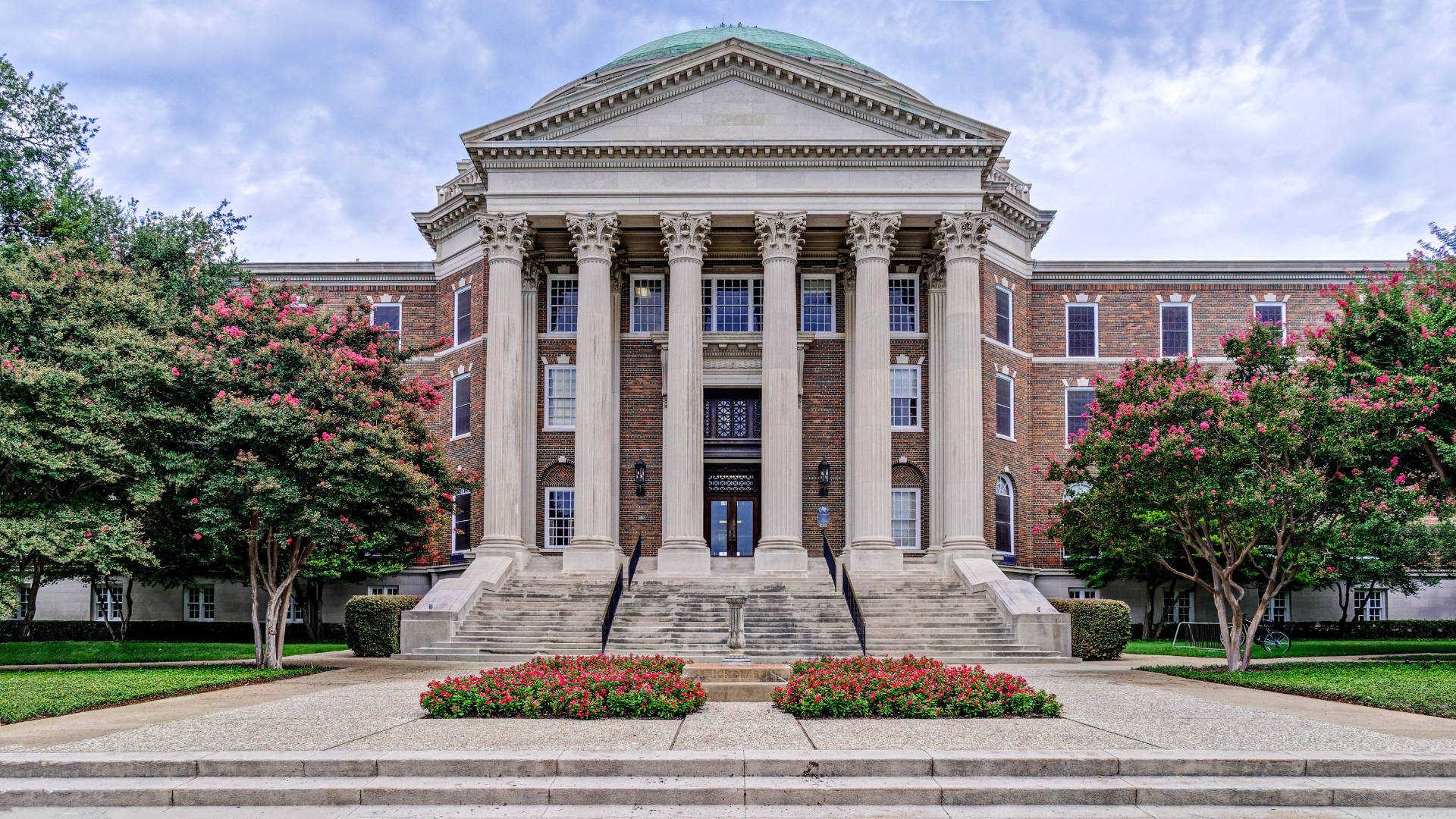 Southern Methodist University Campus | Commercial Landscaping