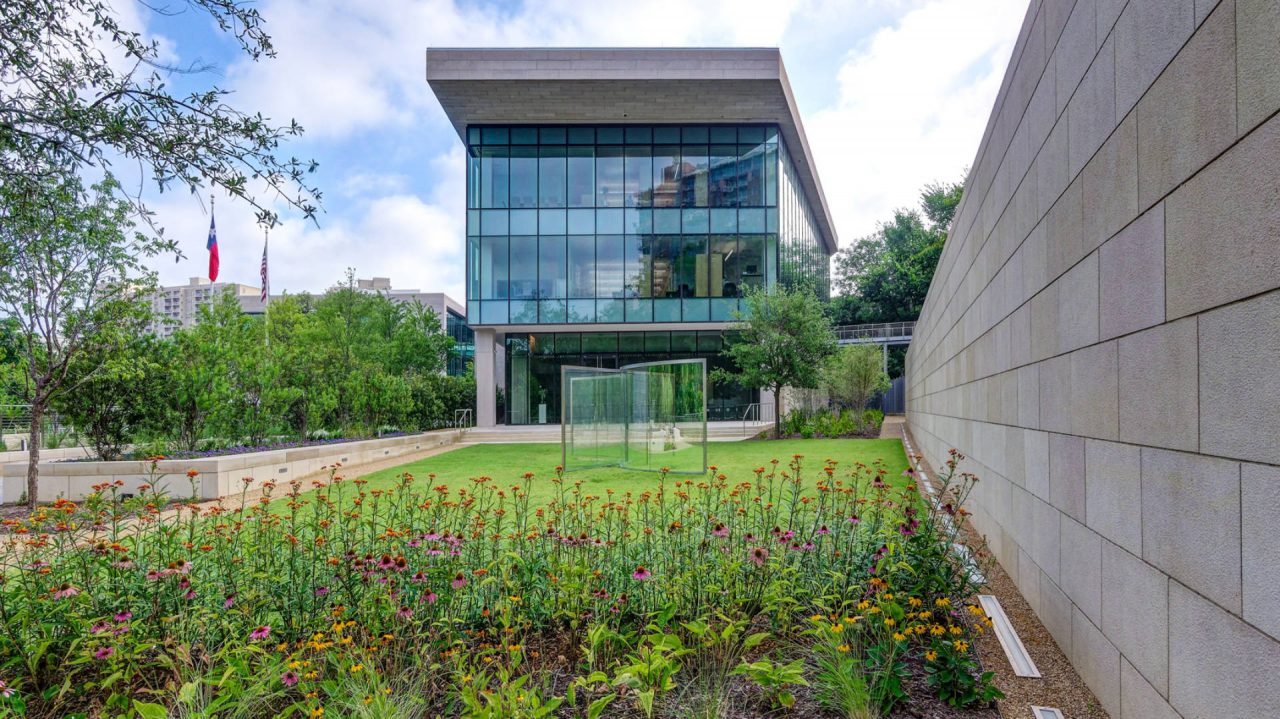 Turtle Creek Offices | Dallas Commercial Landscaping Services Company