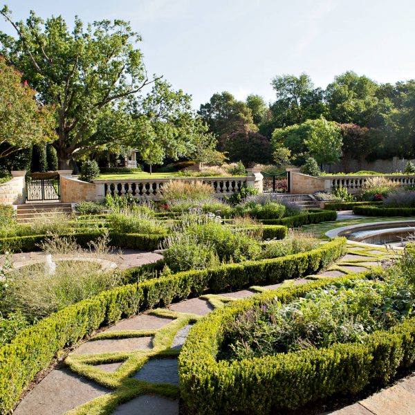 Park Cities Grand Estate | Dallas Residential Landscaping Services