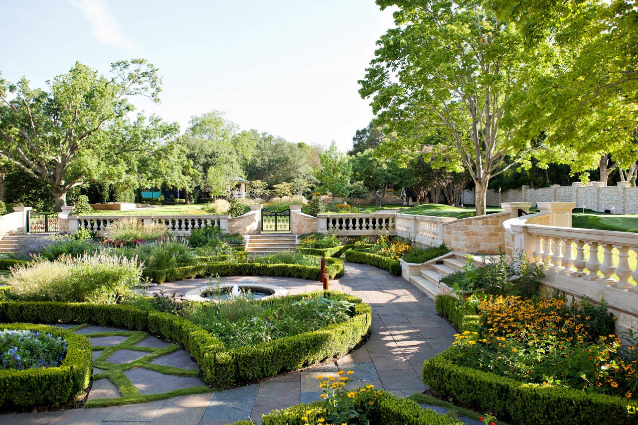 Park Cities Grand Estate | Residential Landscaping Services Company in Dallas