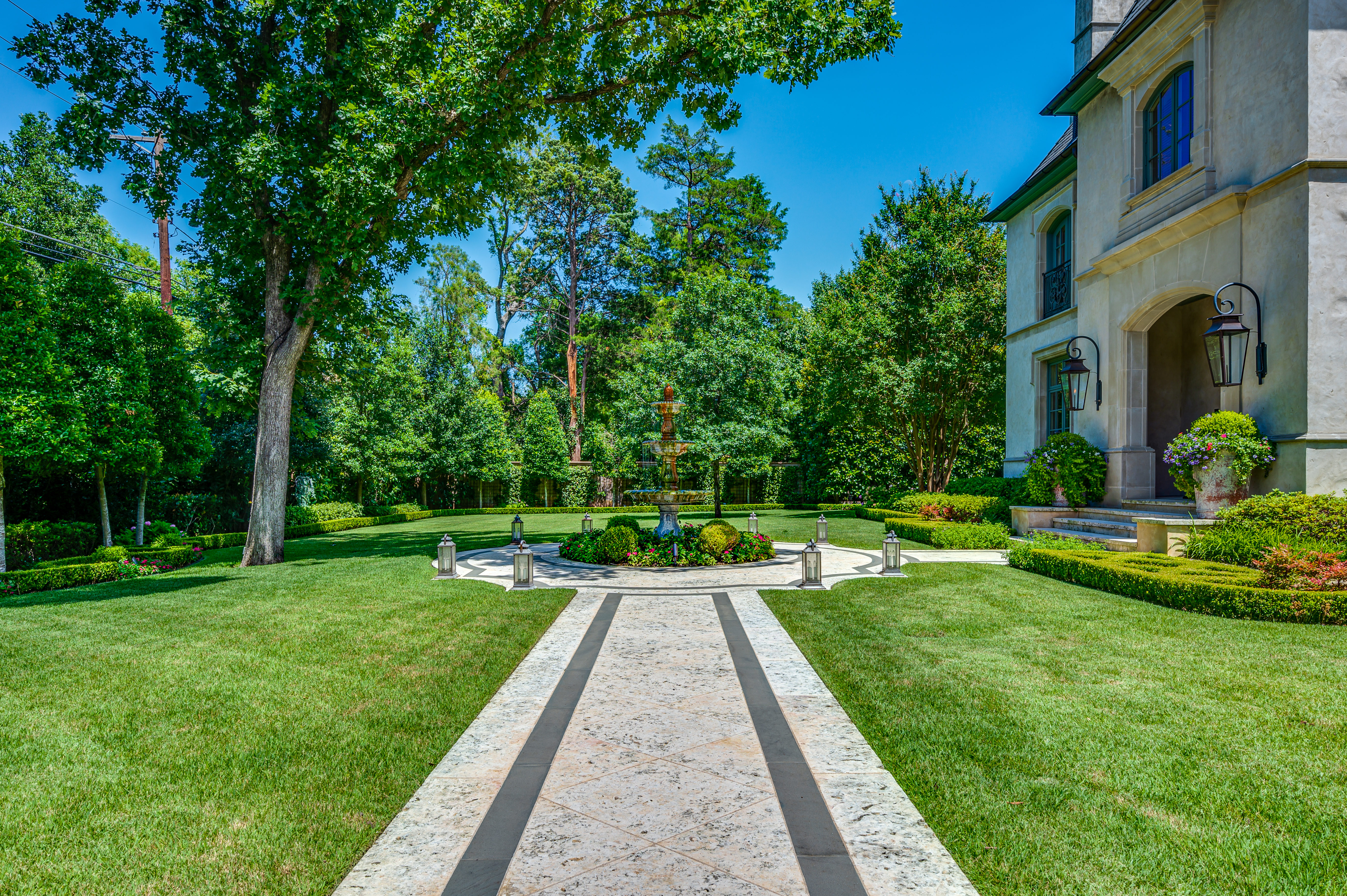Park Lane Estate | Residential Landscaping and Maintenance Services in Dallas and Ft Worth Texas