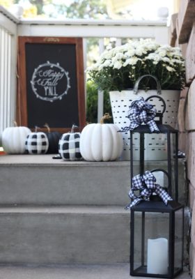 Use black and white details | Landscape Services in Dallas, TX