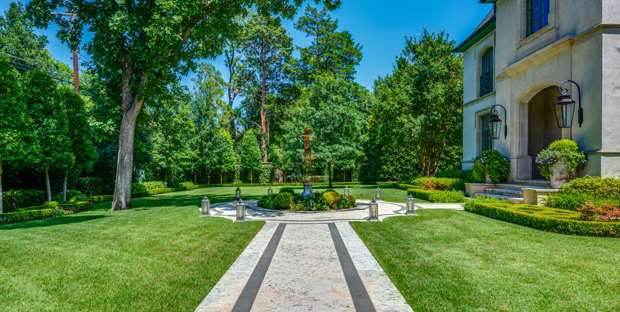 Learn How Your Tree Can Benefit from a Deep Root Feeding | Deep Root Fertilization Program Dallas | Dallas Commercial Landscaping Company