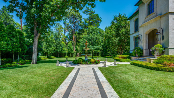 Learn How Your Tree Can Benefit from a Deep Root Feeding | Deep Root Fertilization Program Dallas | Dallas Commercial Landscaping Company