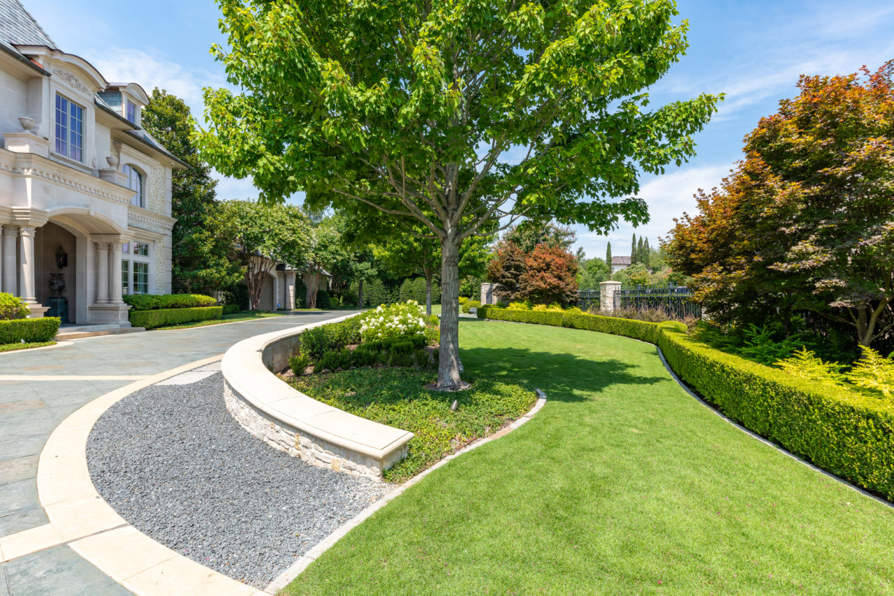 Strait Lane Residence | Residential Landscape | Southern Botanical