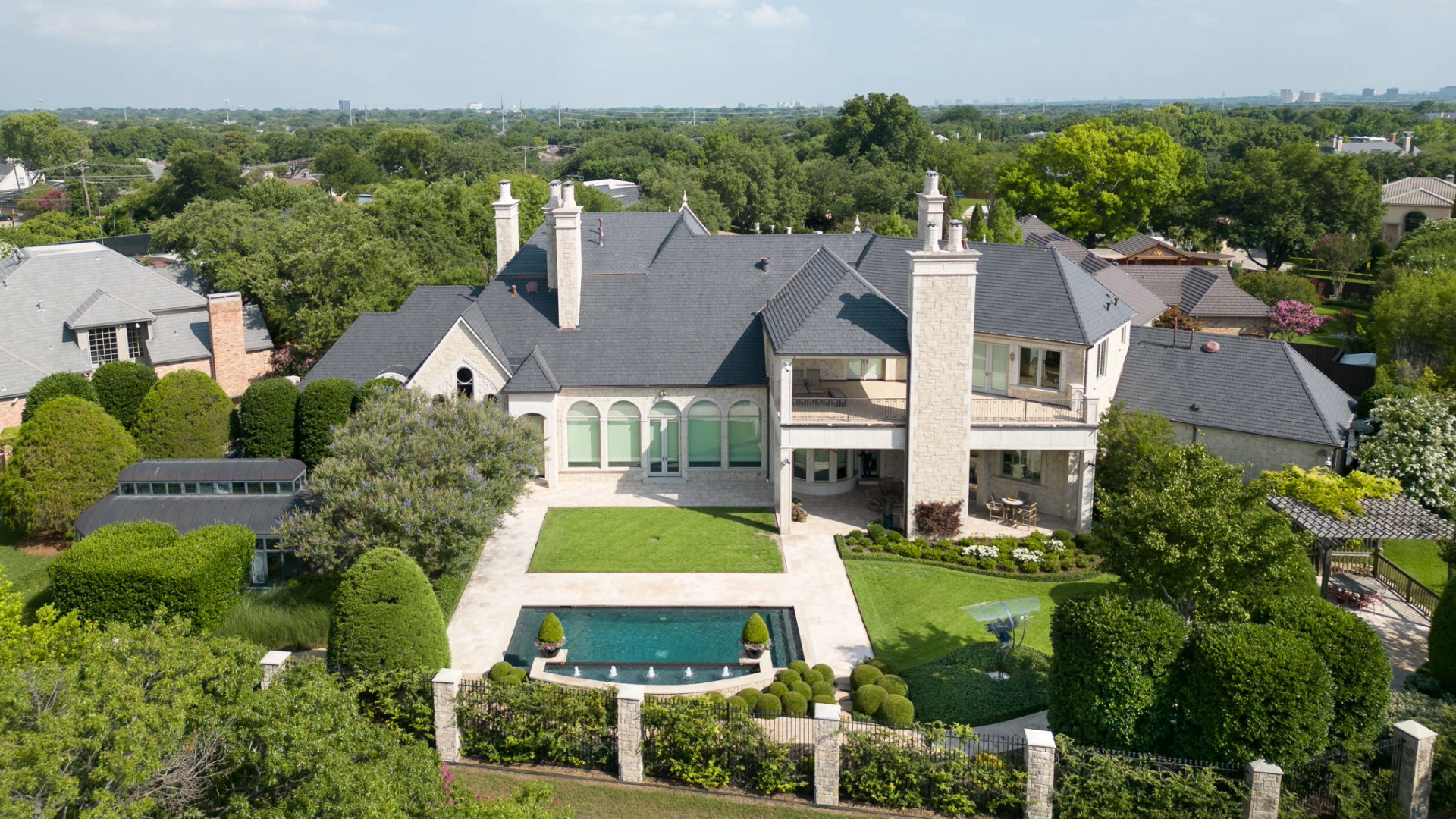 Aerial view of a North Dallas landscape maintained by Southern Botanical