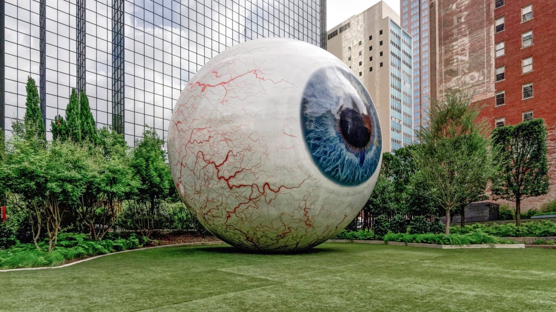 Tasset Eye Park landscape in downtown Dallas by Southern Botanical